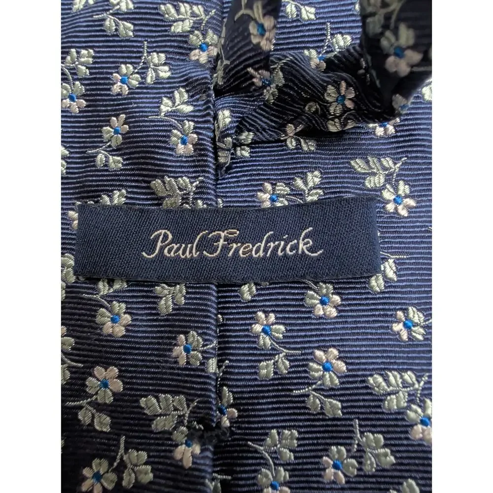 Paul Fredrick 100% Silk Men's Neck Tie Navy Blue Silver Floral Hand Made Italy